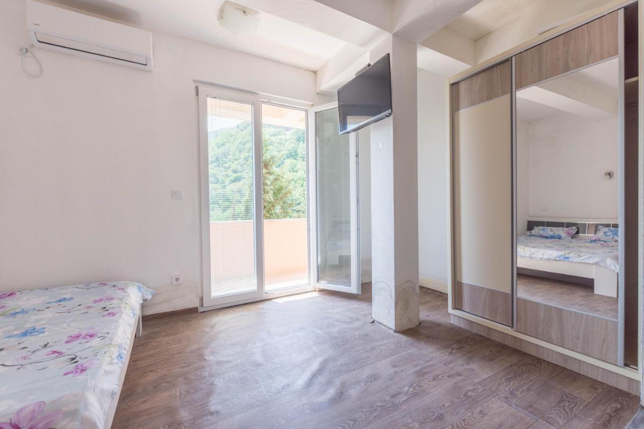 Apartments Elena Будва Экстерьер фото